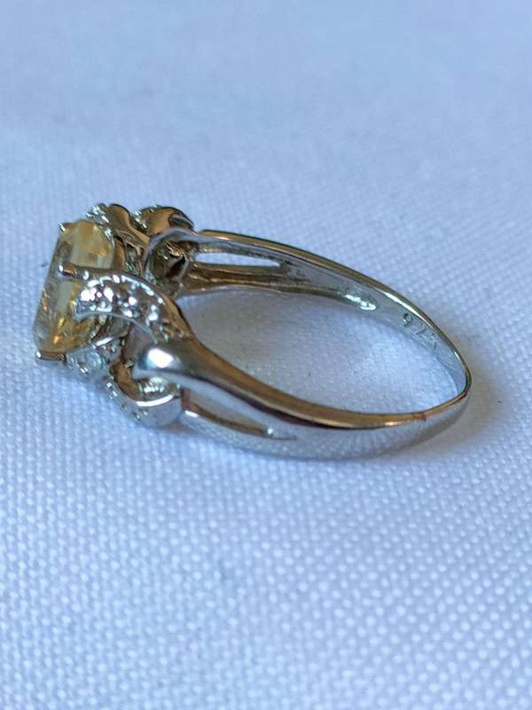 Sterling Silver Citrine and diamond ring: Stunning piece: Size: US7 Weight: 1.00.ct+