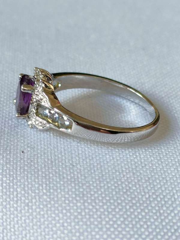 Sterling Silver Amethyst, Tanzanite and diamond ring: Size: US7 Weight: 1.10.ct+