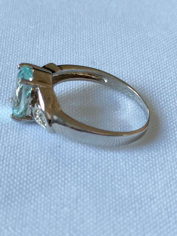 Topaz and diamond sterling silver ring - naturally mined - size US 7 - 1.40ct - 925 stamped