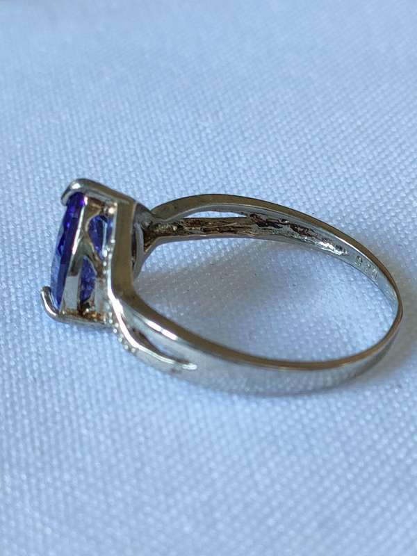 Iolite and diamond sterling silver -naturally mined stones - size US 7 - 1.40 ct - 925 stamp