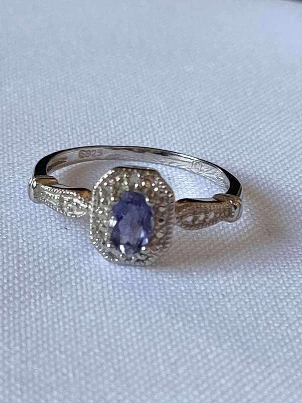 Iolite and diamond sterling silver ring - naturally mined - size: US 7 - 0.80 ct - 925 stamp
