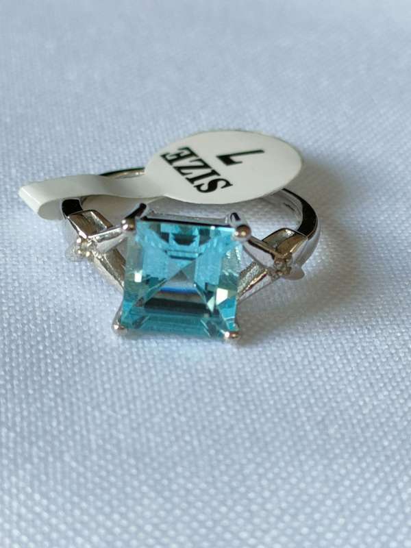 Topaz and diamond sterling silver ring - naturally mined blue stone - size US 7 - 3ct - 925 stamp