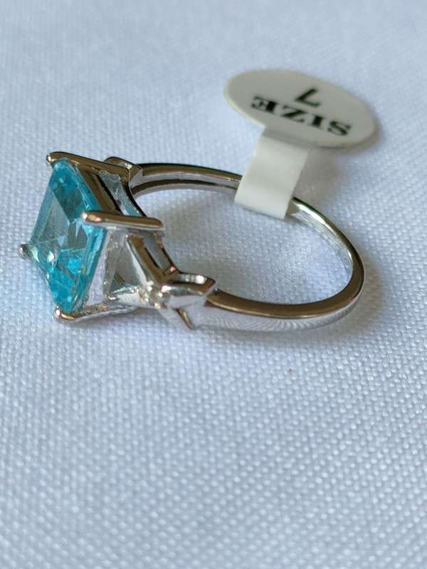 Topaz and diamond sterling silver ring - naturally mined blue stone - size US 7 - 3ct - 925 stamp