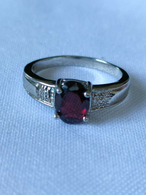 Garnet and diamond sterling silver ring - size US 7 - naturally mined stones - 1.20 ct - 925 stamp