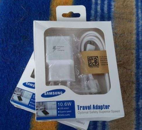 Samsung Adaptive Fast Charger & USB Cable