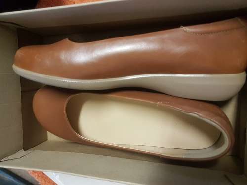 Green Cross Shoes Size 7 - 30mm Heel Full Leather