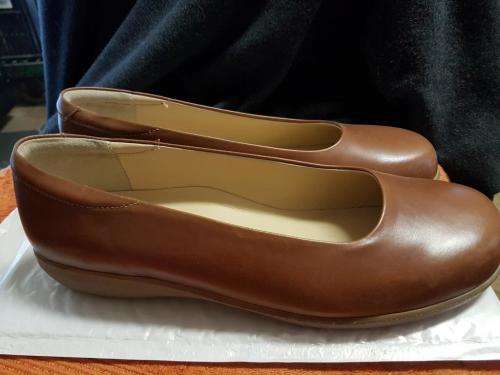 Green Cross Shoes Size 7 - 30mm Heel Full Leather