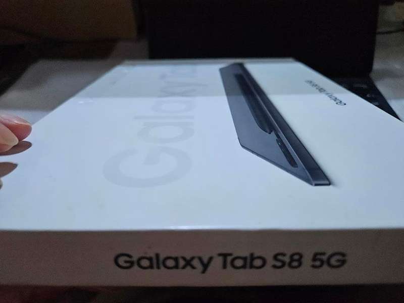 Samsung Galaxy Tab S8 5G 128GB 5G and Wi-Fi Phone Tablet with 11 inch Screen Size in Graphite Gray