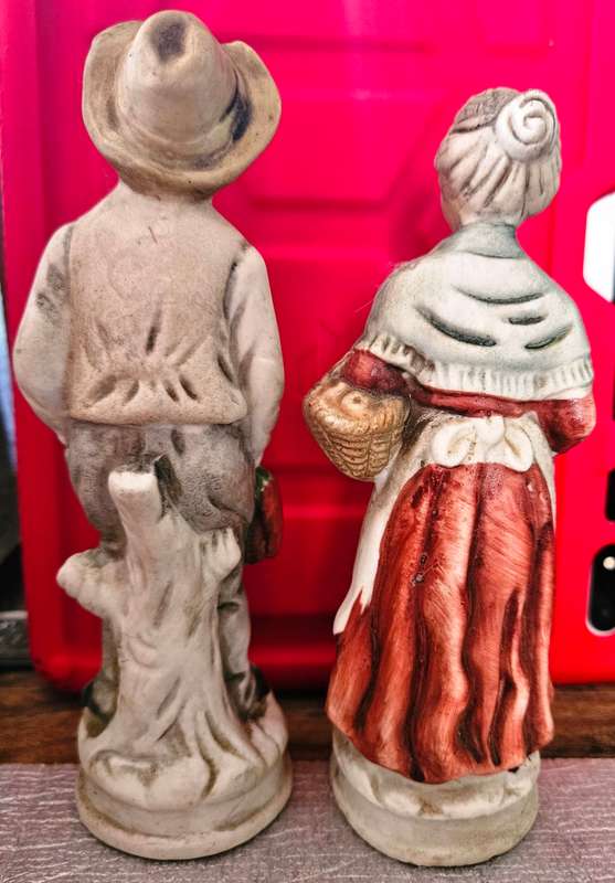 Vintage Figurines Rayware Farmer and Wife - This is a pair of vintage ceramic or porcelain Figurines