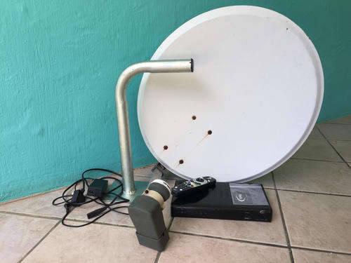 HD PVR with Dish, Mounting bracket and Twin LNB
