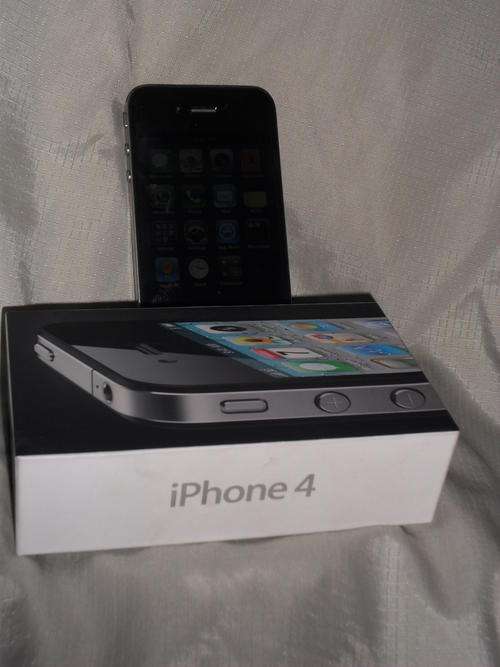 APPLE I-PHONE 4