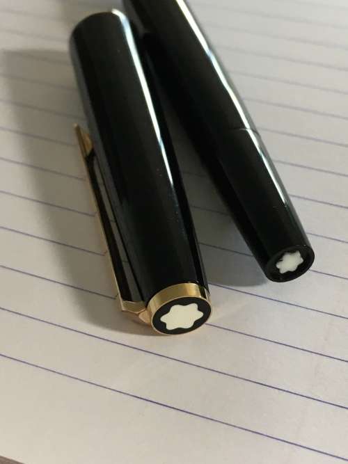 Vintage Montblanc fountain pen in black precious resin and gold