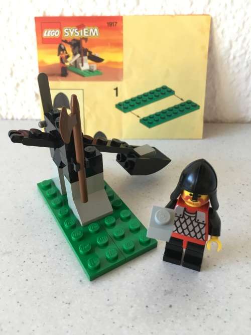 VINTAGE LEGO KING`S CATAPULT - 1993 SET