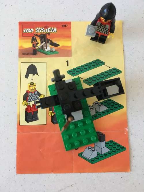 VINTAGE LEGO KING`S CATAPULT - 1993 SET