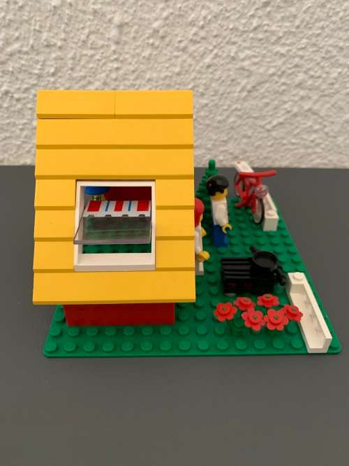 VINTAGE LEGO VACATION HIDEAWAY / WEEKEND COTTAGE - 1990 SET