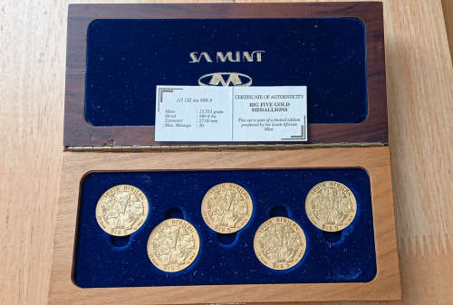 BIG FIVE Gold Medallion Set