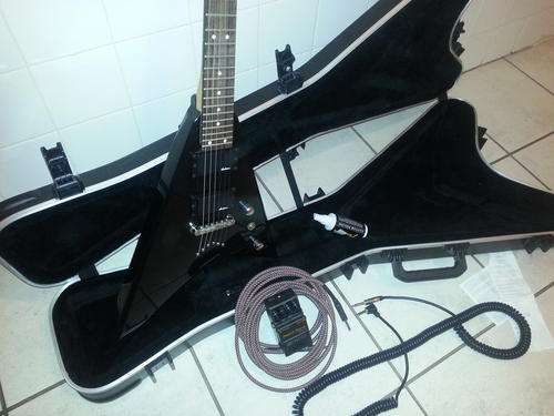 Jackson Flying V Guitar Bundle *GREAT DEAL!*