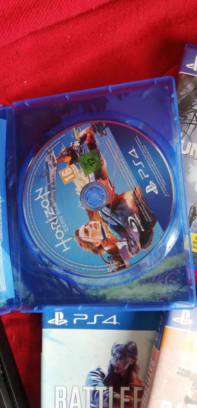 PLAYSTATION 4 SLIM  Games and more
