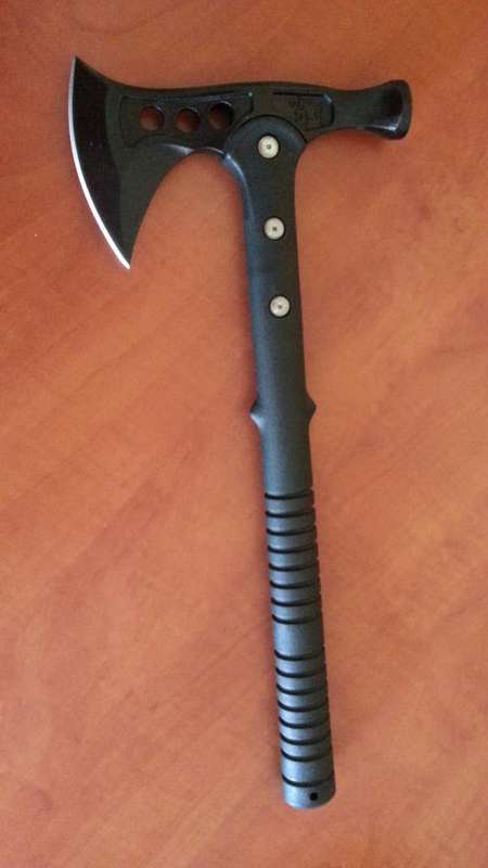 Wild Wolf Battle  Axe