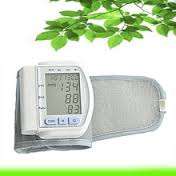 DIGITAL WRIST BLOOD PRESSURE MONITOR