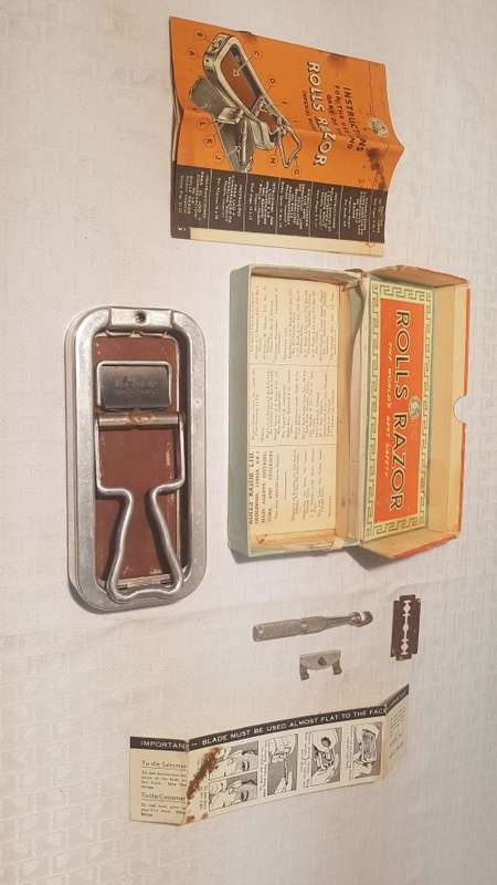 Vintage! Rolls Razor set!