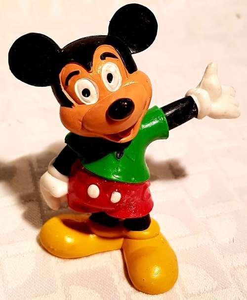 Disney Mickey and Minnie Collectables (Suitcase and Figurines)!!!