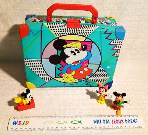 Disney Mickey and Minnie Collectables (Suitcase and Figurines)!!!