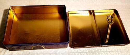 Quaint Goldilocks and the three bears tin (Bakers)