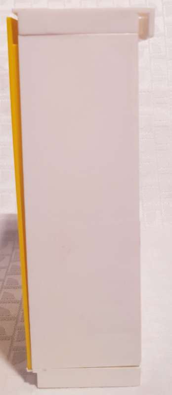 Highly collectable!!! Vintage Sindy doll house Wall Cupboard!
