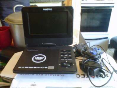 PORTABLE DVD PLAYER