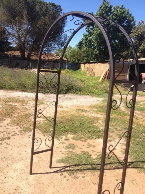 GARDEN ARCH
