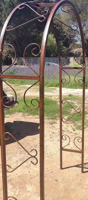 GARDEN ARCH