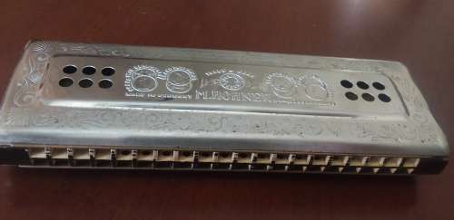 Vintage Harmonica (Hohner and The Echo Harp)