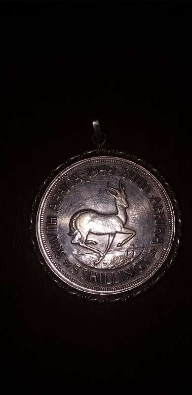 5 Shillings pendant