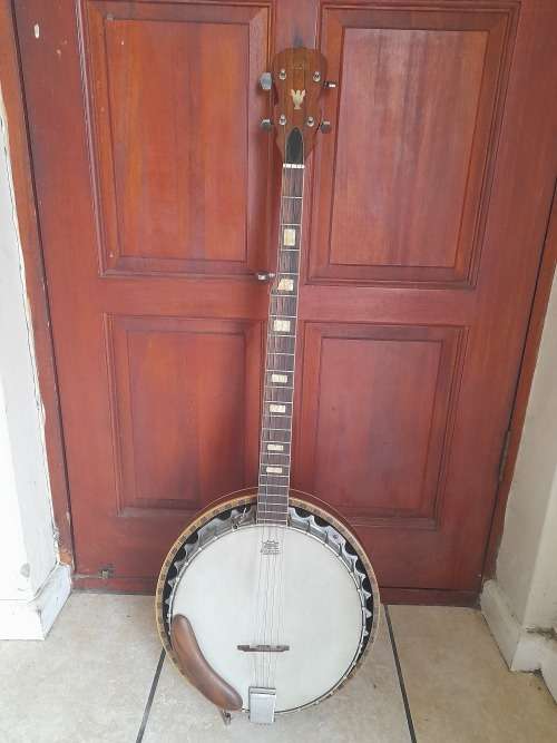 Hondo 5 string Banjo