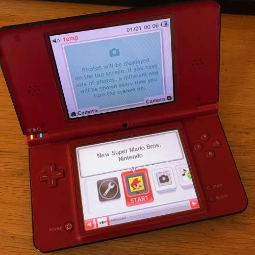 Nintendo DSi XL Mario Edition Red