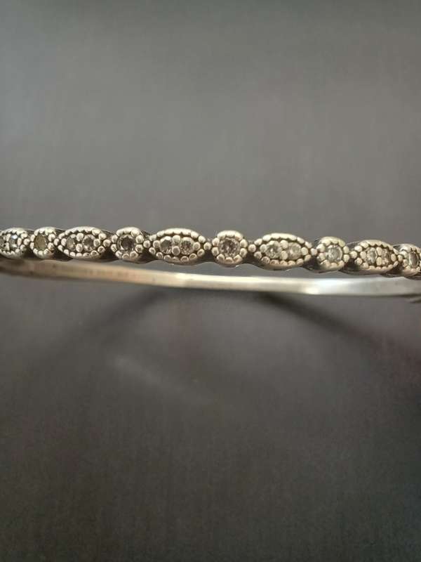 Pandora Bangle .925