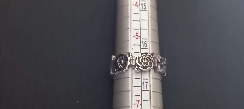 Lot of 5 Sterling silver rings /1/