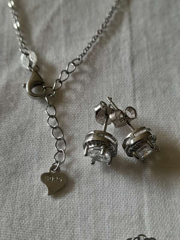 Beautiful .925 Necklace & Earrings Set