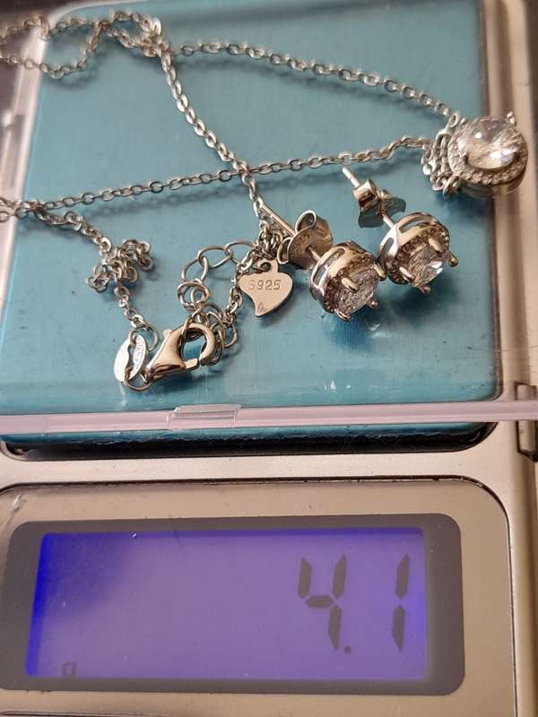 Beautiful .925 Necklace & Earrings Set