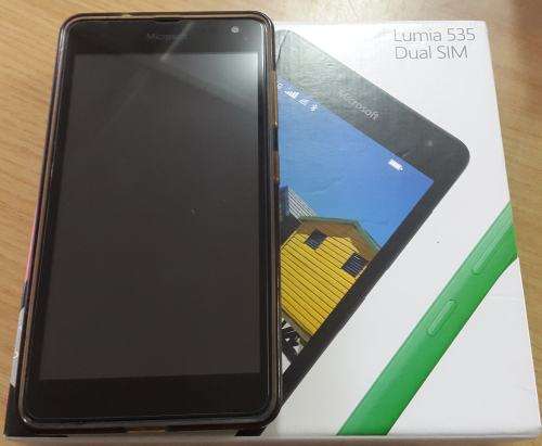 Microsoft Lumia 535 (Dual SIM) - Excellent condition in original box with charger!!!