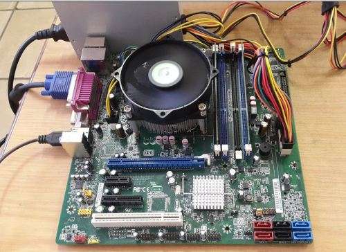 Intel Desktop Board (DQ670W) + Core i5 -2400 CPU @ 3.1GHz + 2 x2GB Memory + Fan & Heat Sink!!!!