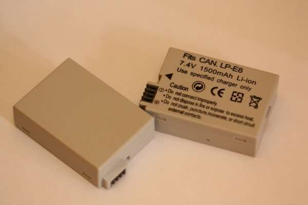 Generic Battery for Canon EOS 550D, Kiss X4 and Rebel T2i. NEW Replaces LP-E8