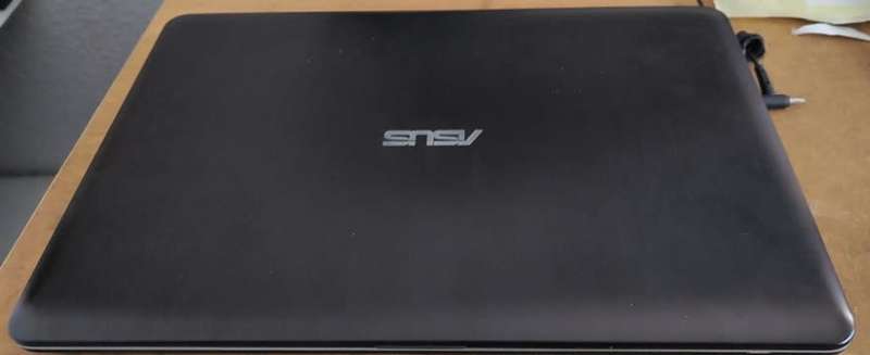 Laptop - Asus Model F541U - Core i3 2 Ghz, 32 GB RAM, 500GB HDD, Window 10, Very Clean