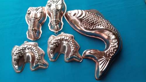5 METAL MOLDS FOR MOUSSE/ JELLIES/BAKING