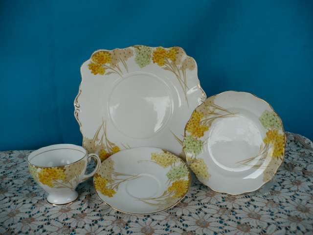 ROYAL STANDARD "VALENCIA" BONE CHINA TRIO + CAKE PLATE