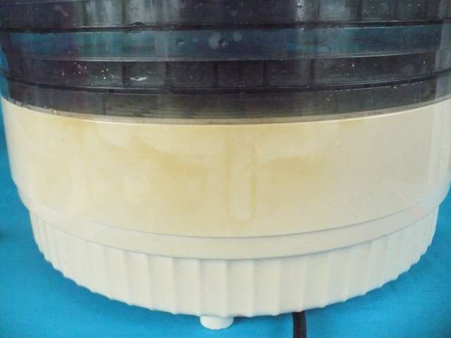 ELECTRIC FOOD DEHYDRATOR