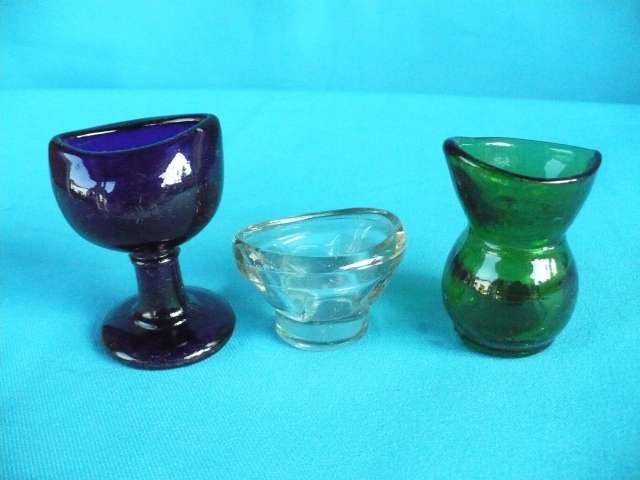 3 VINTAGE GLASS EYEBATHS