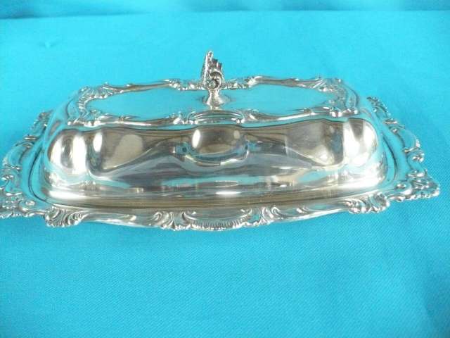 ELEGANT SILVER PLATED BUTTER DISH (LOUIS PLATE)