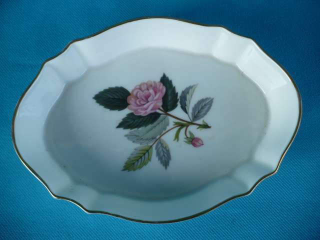 WEDGEWOOD "HATHAWAY ROSE" PIN TRAY